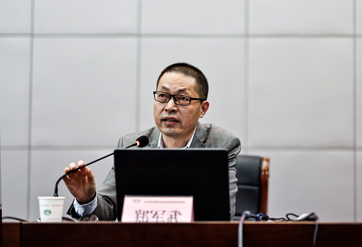 學校舉行《職業(yè)學校學生如何提高職業(yè)崗位 能力素養(yǎng)》校級學術(shù)講座
