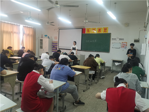 學(xué)“四史”悟初心 聚共識勇前進