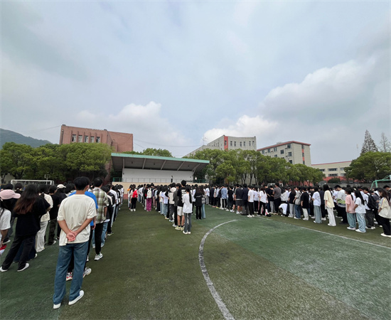七十五載逢盛世，同心共筑譜華章-記交校學(xué)子的“國慶時(shí)刻”